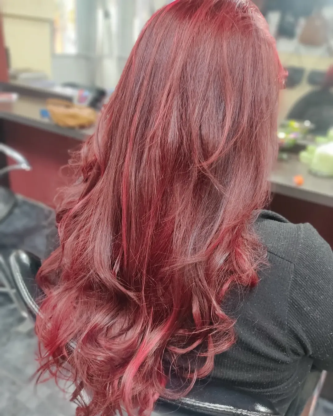Trabajo de color rojo en AG Peluquería