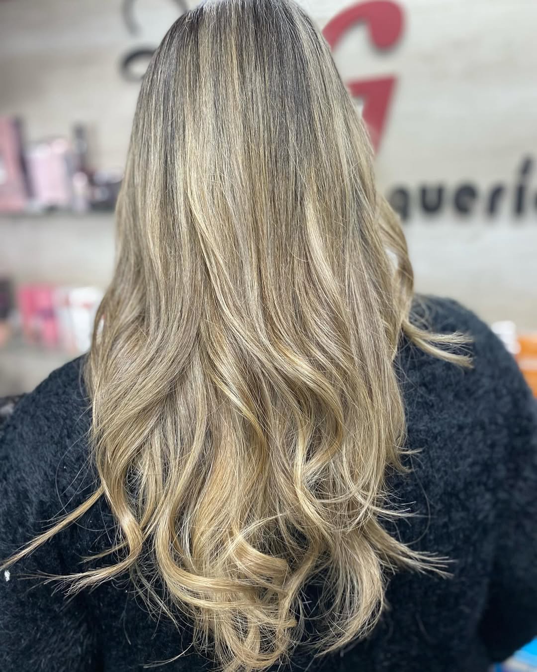 Trabajo de color rubio en AG Peluquería