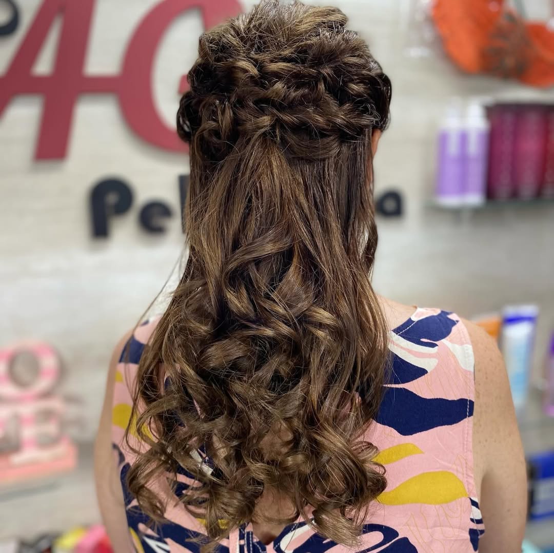 Peinado elaborado realizado en AG Peluquería